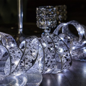 Гирлянда светодиодная UNIEL RIBBON ULD-S1000-100/SCB/3AA «Лента» на батарейках IP20 10м 100 светодиодов, белый свет провод медный Гирлянда светодиодная UNIEL RIBBON ULD-S1000-100/SCB/3AA «Лента» на батарейках IP20 10м 100 светодиодов, белый свет провод медный